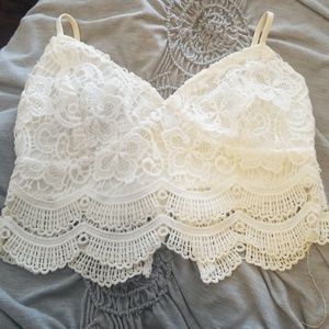 White lace croptop